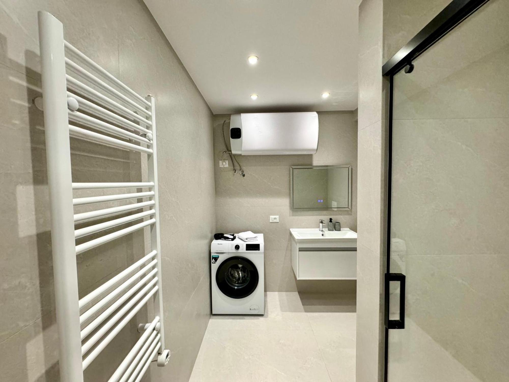 E&R Apartments At Myslym Shyri Тирана Екстериор снимка